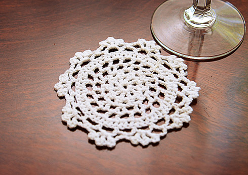 Crochet Round Doilies. 4" Round. White color. (12 pieces pack.)